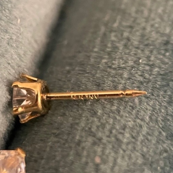 14k solid yellow gold star cut cz stud piercing earring diamond simulant 1pc - Picture 3 of 4